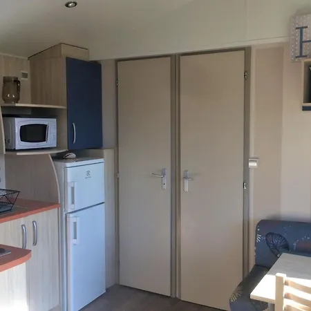 Mobil-home Cosy Avec Terrasse - 3 Pers. - Api-1-52-2130 مكان تخييم *